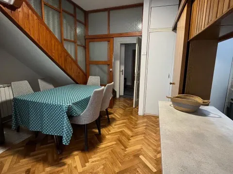 Izdavanje, trosoban stan, 120m², Centar, Podgorica - image 4