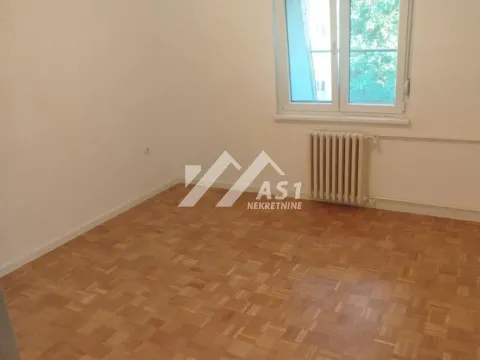 Daily-rent, three bedroom apartment, 92m², Banatić, Novi Sad Sve Podlokacije - image 11