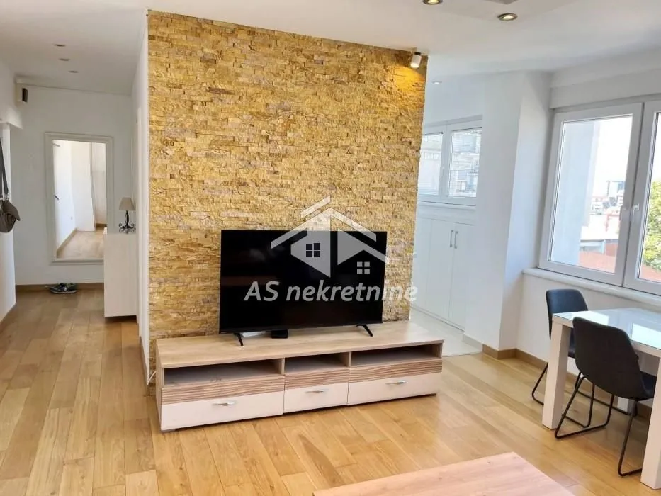 Izdavanje, dvosoban stan, 45m², Stari Grad, Beograd
