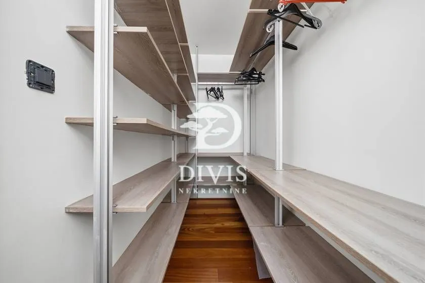Rent, house, 513m², Dedinje Sve Podlokacije, Beograd
