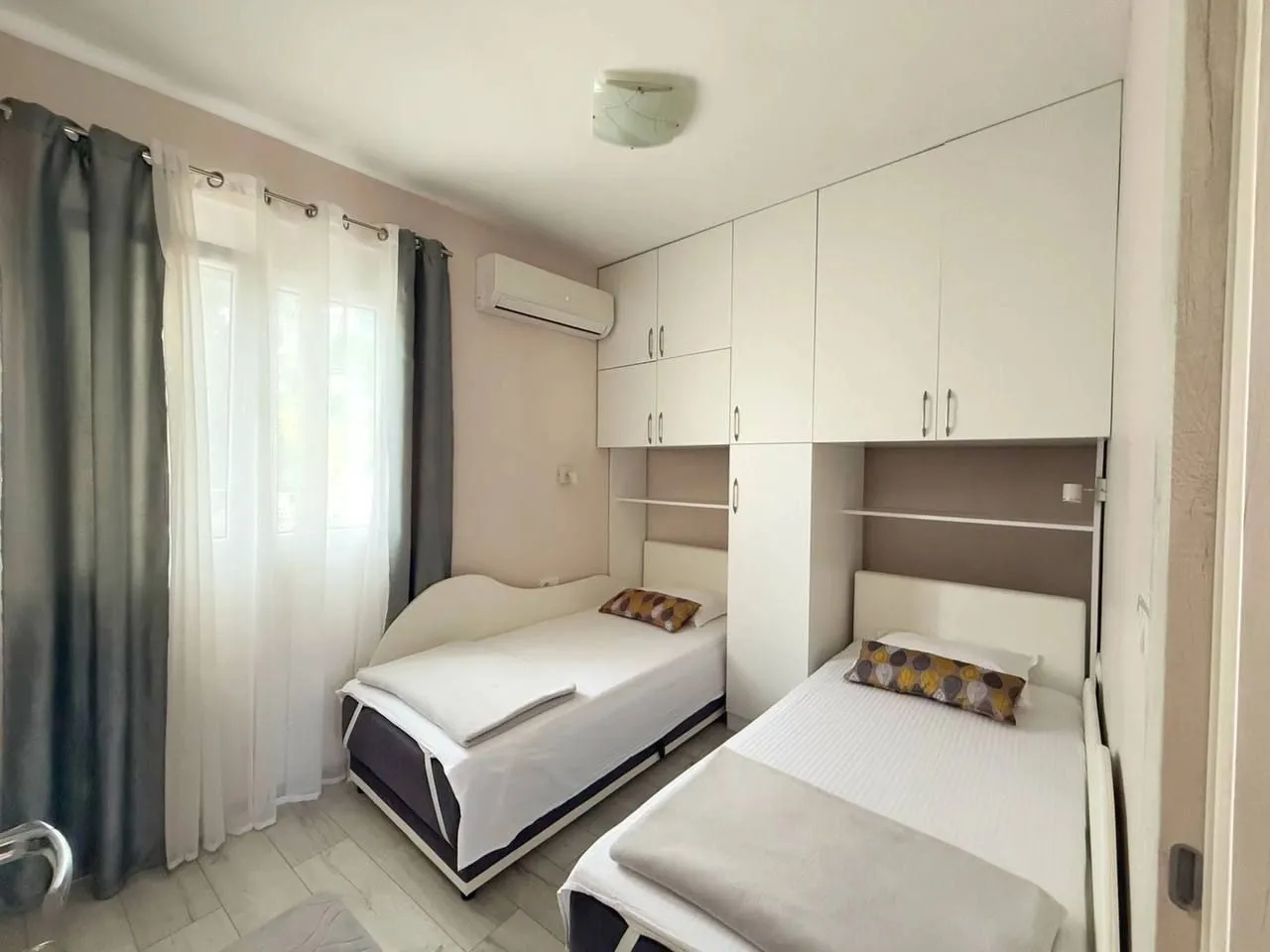 Rent, two bedroom apartment, 60m², Bečići, Budva