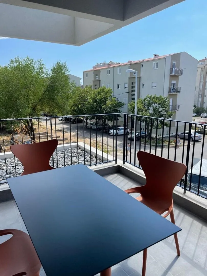 Rent, one bedroom apartment, 70m², Seljanovo, Tivat