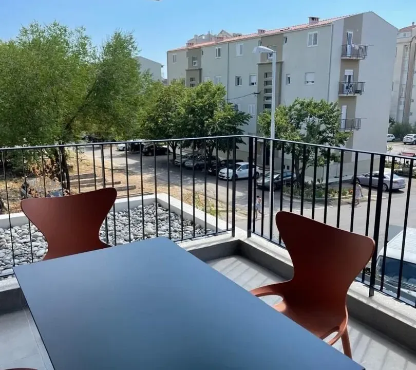 Rent, one bedroom apartment, 70m², Seljanovo, Tivat