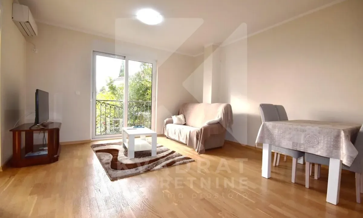 Izdavanje, dvosoban stan, 65m², Malo Brdo, Podgorica