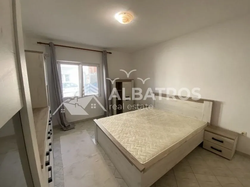 Izdavanje, dvosoban stan, 70m², Bjeliši, Bar