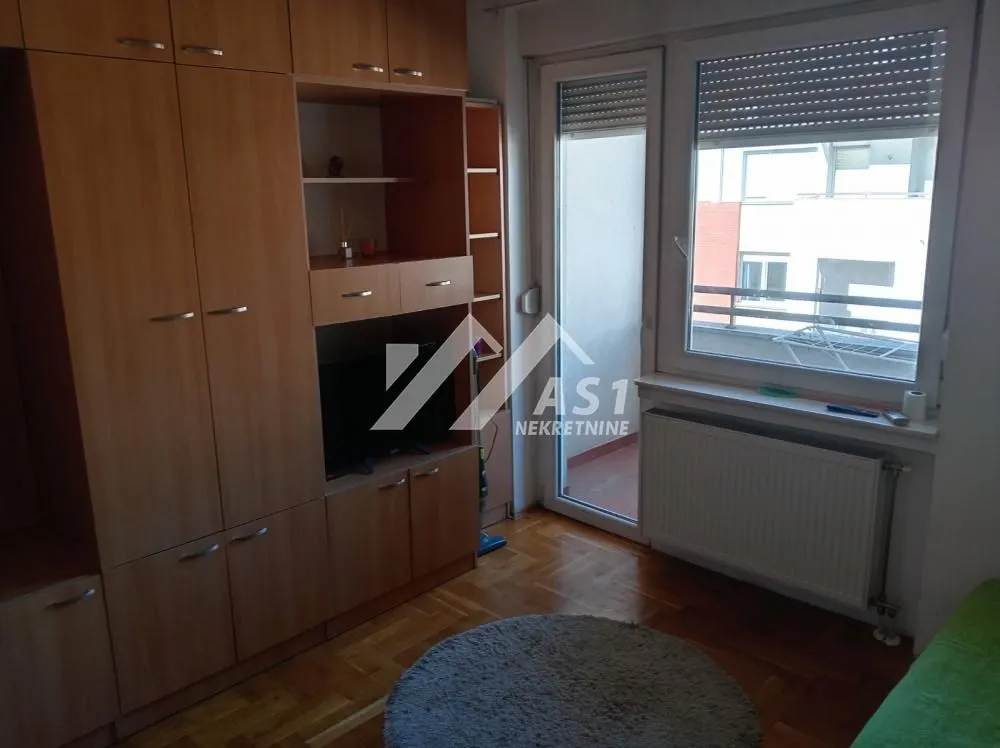 Izdavanje, stan, 25m², Sajam, Novi Sad Sve Podlokacije