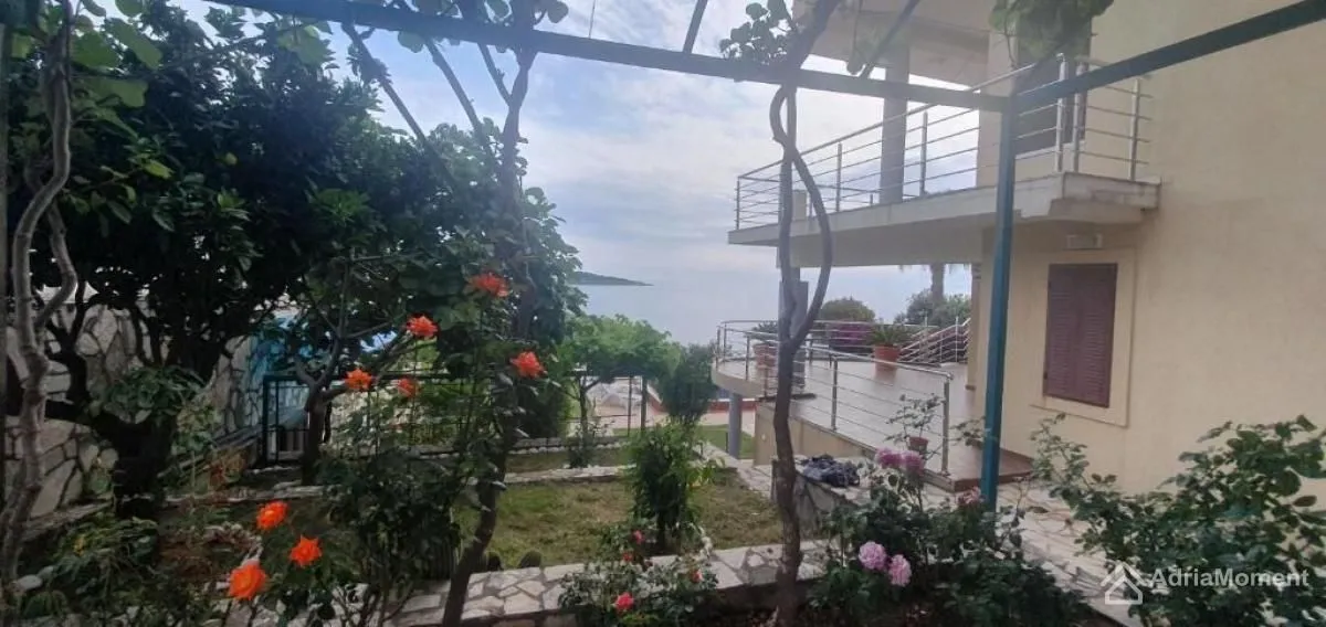 Sale, house, 330m², Utjeha, Bar
