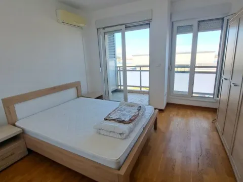 Rent, two bedroom apartment, 68m², City Kvart, Podgorica - image 5