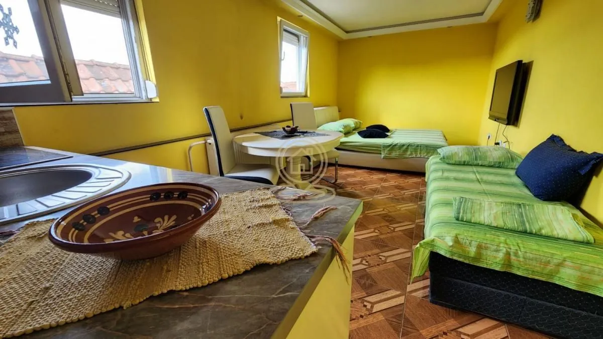 Izdavanje, garsonjera, 30m², Petrovaradin, Novi Sad