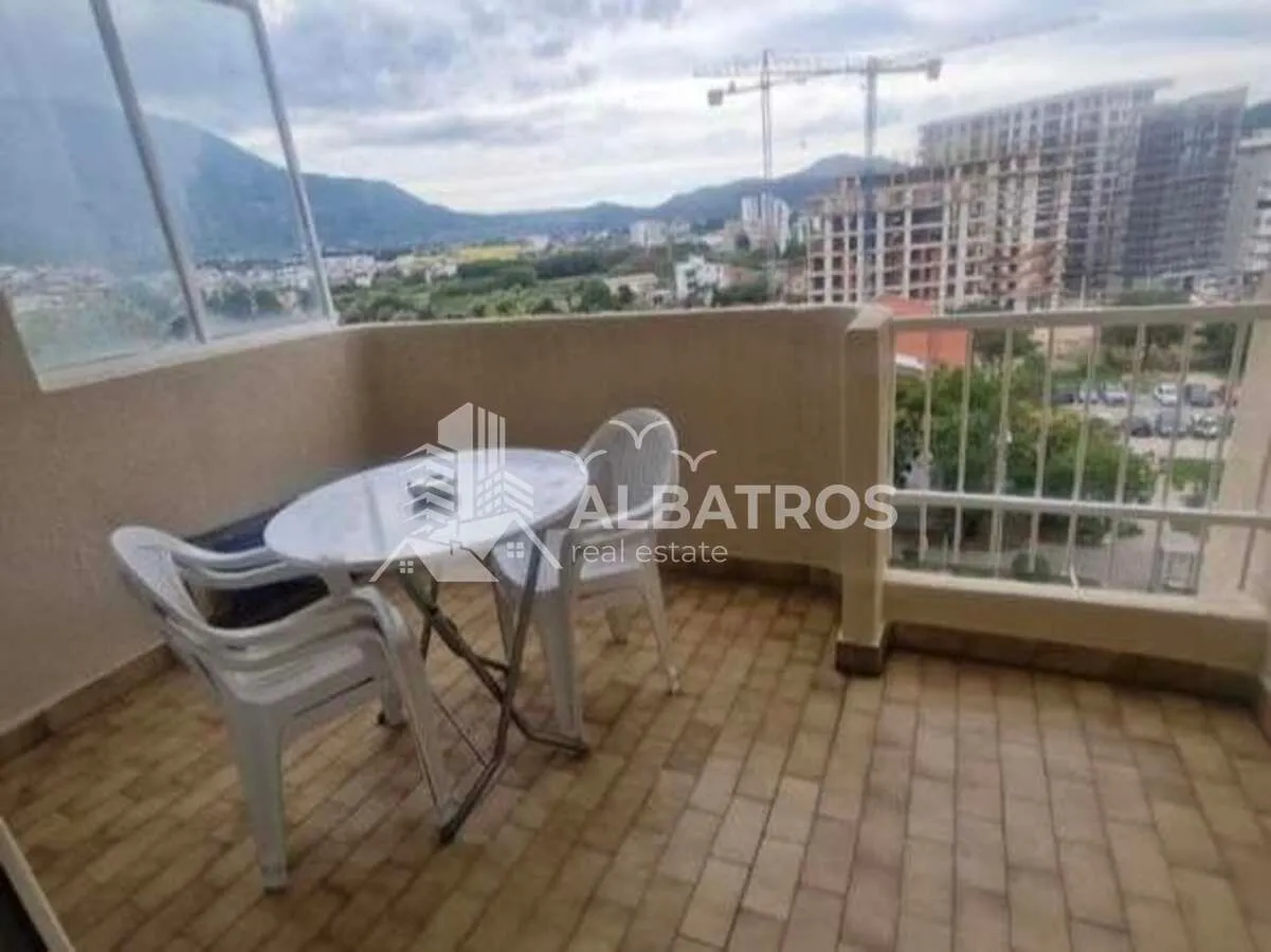 Rent, two bedroom apartment, 63m², Centar, Bar