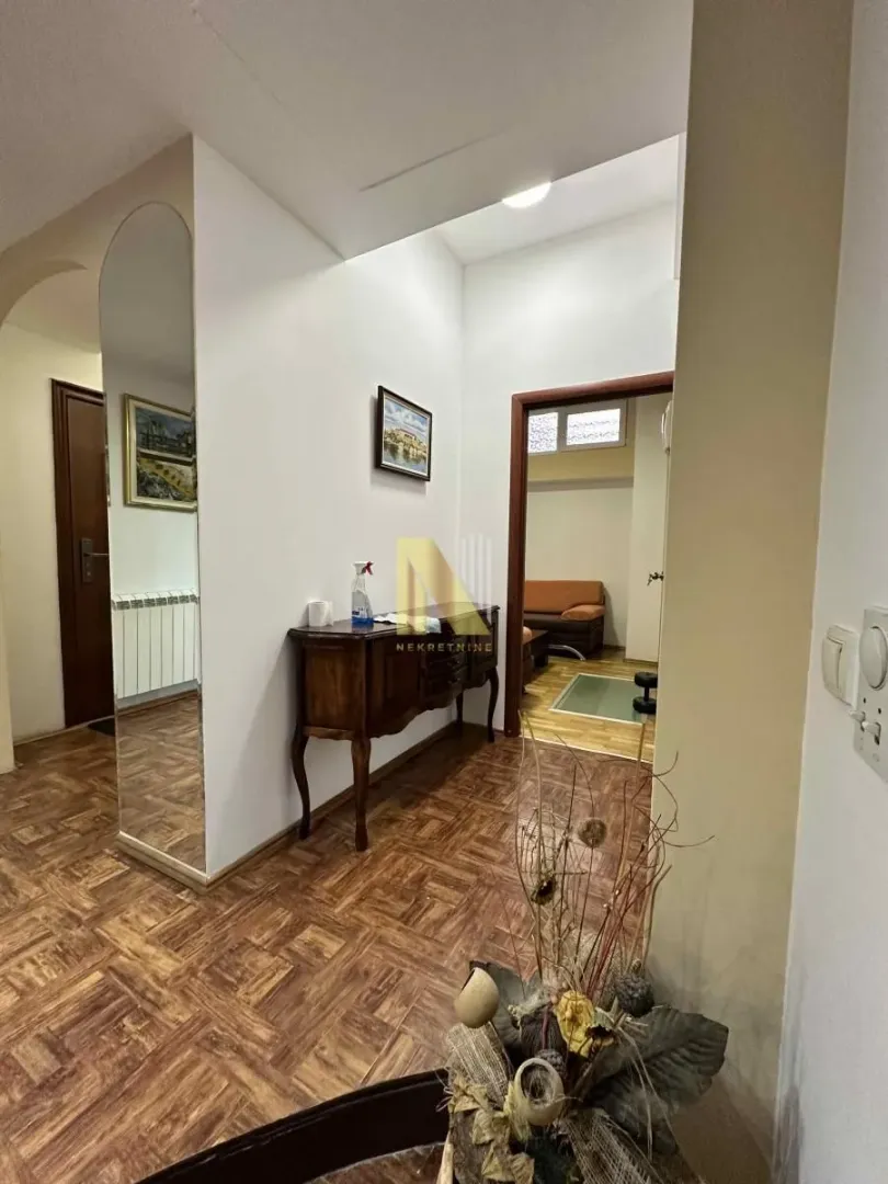 Izdavanje, trosoban stan, 81m², Podbara, Novi Sad Sve Podlokacije