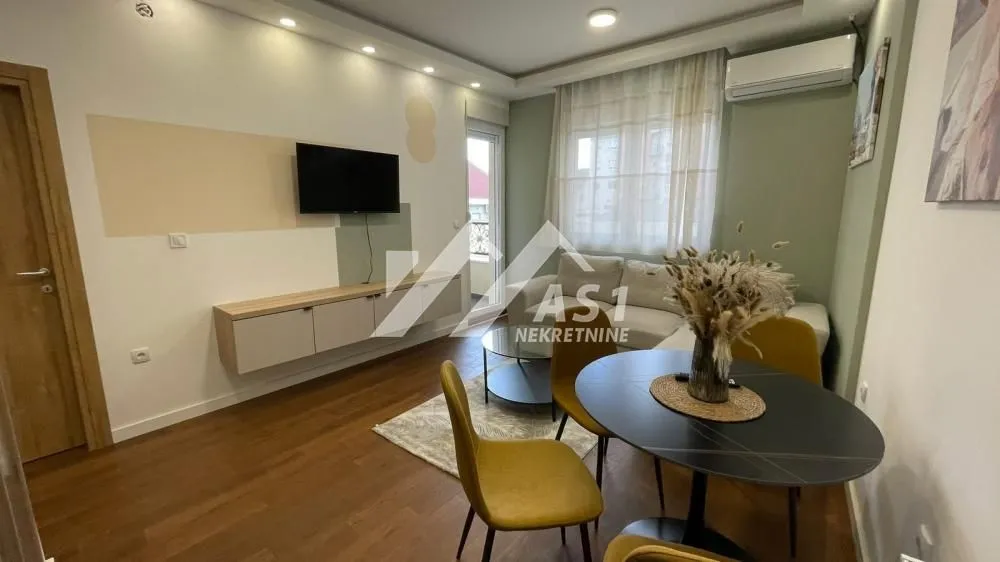 Izdavanje, jednosoban stan, 36m², Salajka, Novi Sad Sve Podlokacije