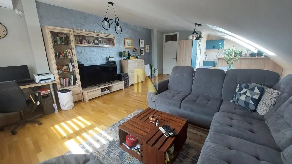 Prodaja, četvorosoban stan, 90m², Petrovaradin, Novi Sad