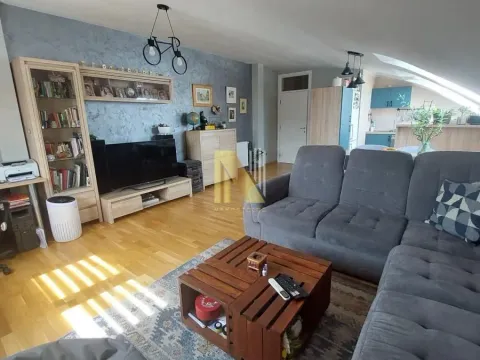 Prodaja, četvorosoban stan, 90m², Petrovaradin, Novi Sad - image 1