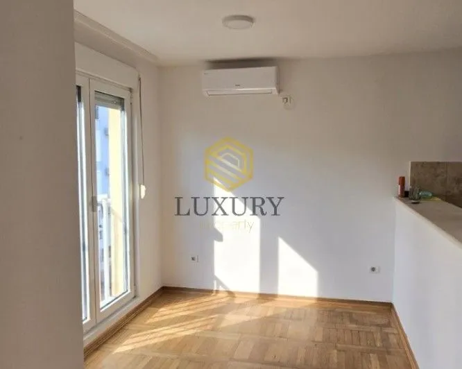 Prodaja, dvosoban stan, 56m², Stari Aerodrom, Podgorica