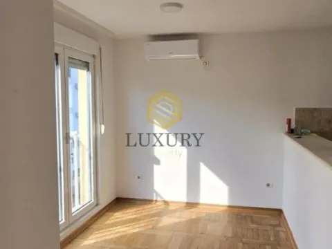 Prodaja, dvosoban stan, 56m², Stari Aerodrom, Podgorica - image 2