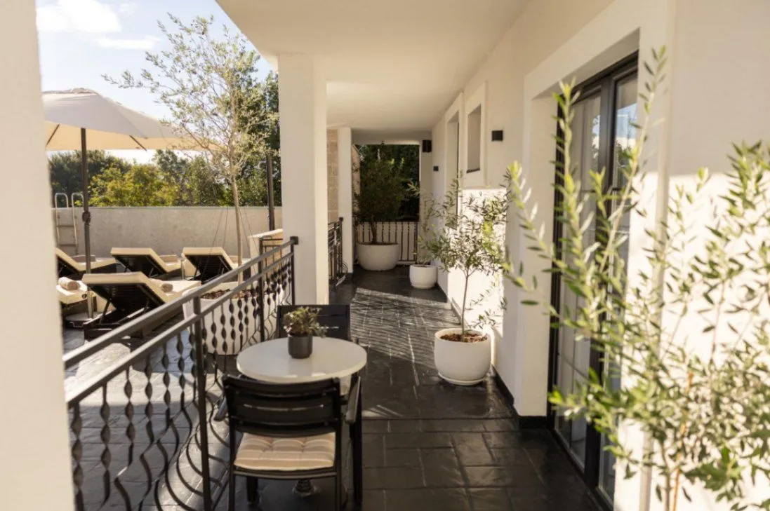 Prodaja, dvosoban stan, 98m², Tivat, Crna Gora