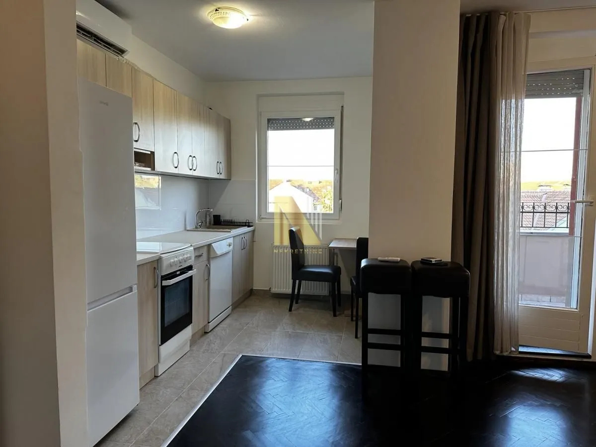 Izdavanje, jednosoban stan, 43m², Cara Dušana, Novi Sad Sve Podlokacije