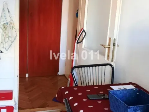 Sale, two bedroom apartment, 50m², Kalenić Pijaca, Vračar Sve Podlokacije - image 9