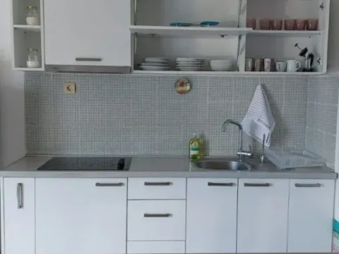 Izdavanje, jednosoban stan, 55m², Đenovići, Herceg Novi - image 5