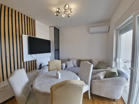 Sale, two bedroom apartment, 48m², Bečići, Budva - image 1