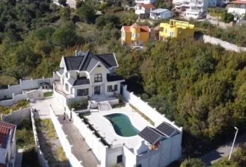 Rent, house, 450m², Markovići, Budva - image 2
