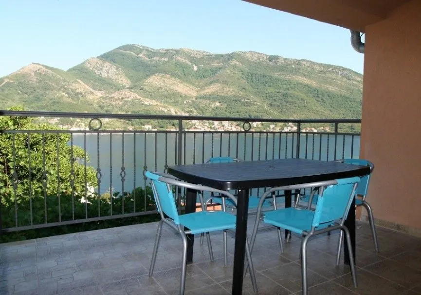 Prodaja, kuća, 210m², Opatovo, Tivat