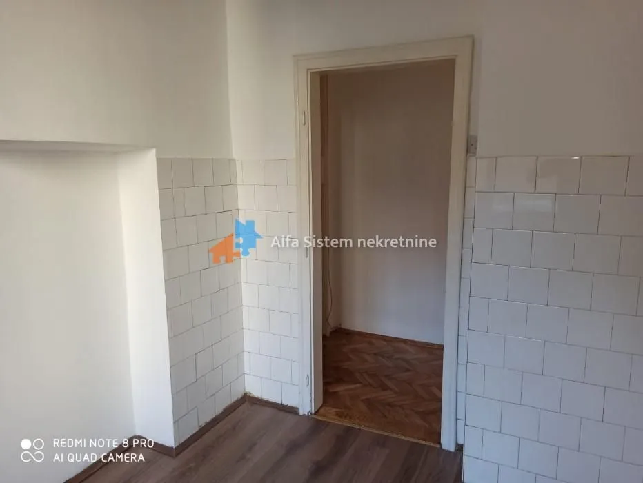 Izdavanje, trosoban stan, 70m², Stari Grad, Beograd
