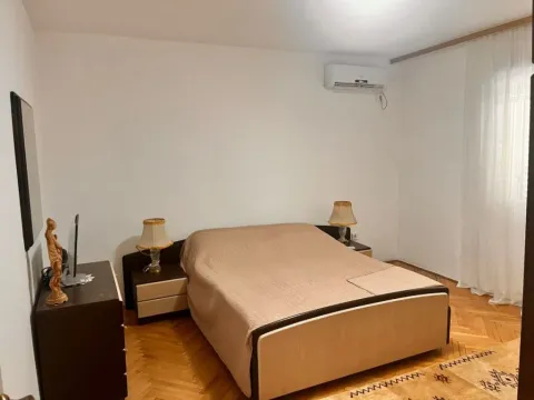 Rent, house, 170m², Stari Aerodrom, Podgorica - image 12