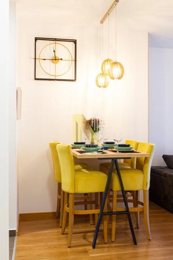 Izdavanje, stan, 56m², Centar, Novi Sad