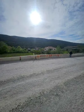 Pogled na okolinu i pejzaž ispred objekta. - image 3
