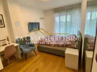 Izdavanje, trosoban stan, 165m², Kod Capital Plaze, Podgorica - image 4