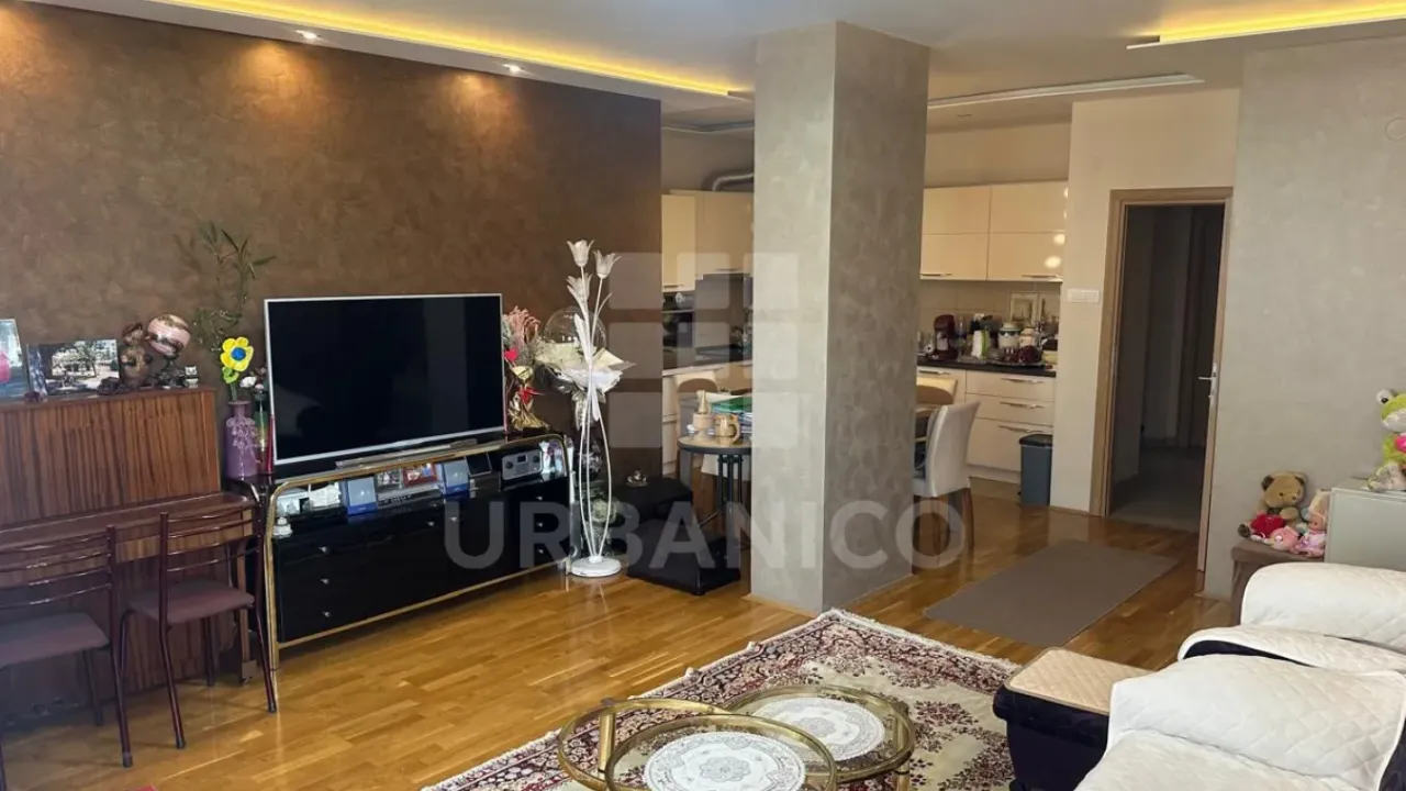 Izdavanje, trosoban stan, 94m², Ljubović, Podgorica