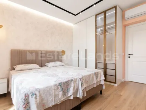 Izdavanje, dvosoban stan, 75m², Centar, Tivat - image 8