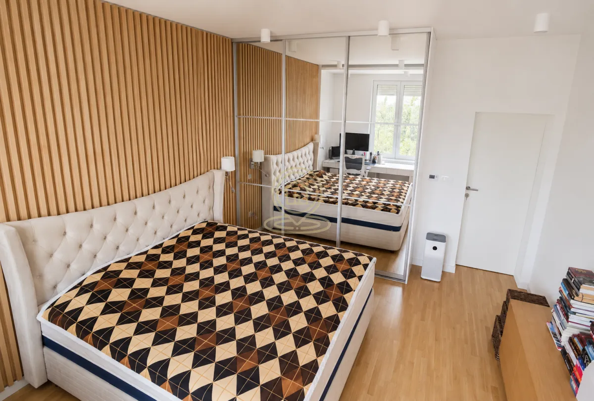 Izdavanje, trosoban stan, 56m², Stari Grad, Beograd