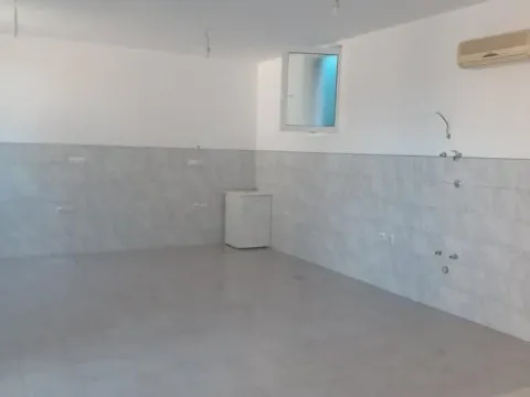 Izdavanje, poslovni prostor, 60m², Zemun Gornji Grad, Zemun Sve Podlokacije - image 6