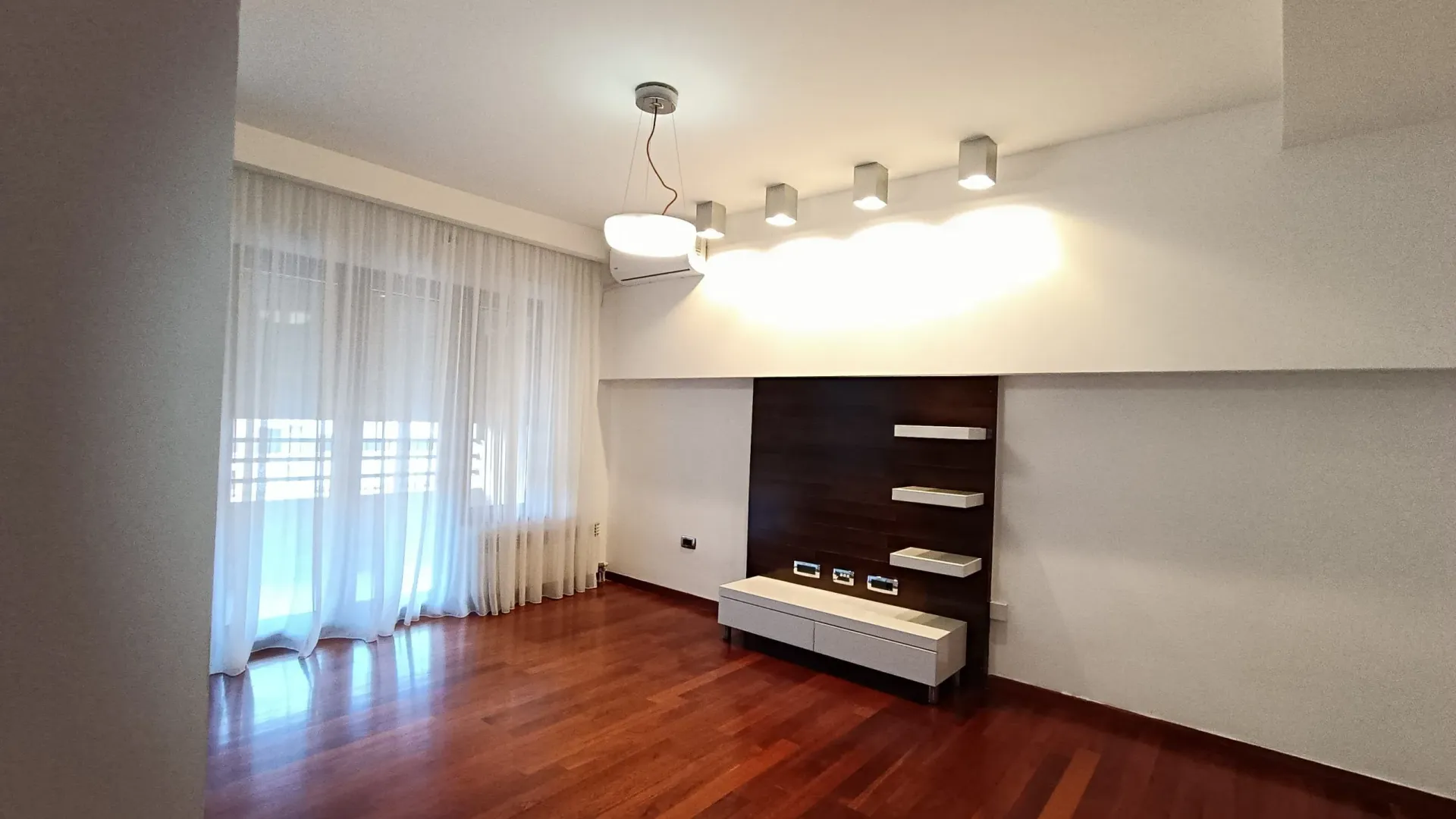 Prodaja, dvosoban stan, 94m², Preko Morače, Podgorica
