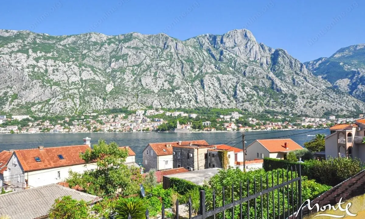 Sale, house, 100m², Prčanj, Kotor