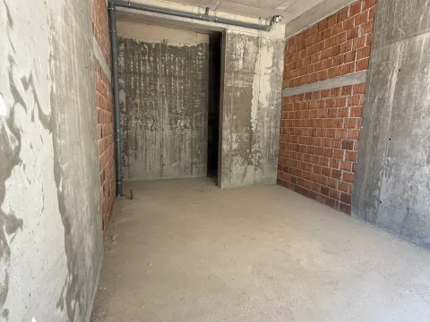 Izdavanje, poslovni prostor, 36m², New City, Podgorica - image 2