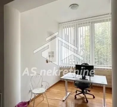 Izdavanje, poslovni prostor, 223m², Kalenić Pijaca, Vračar Sve Podlokacije - image 14