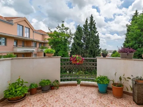 Rent, house, 280m², Podgorica, Crna Gora - image 30