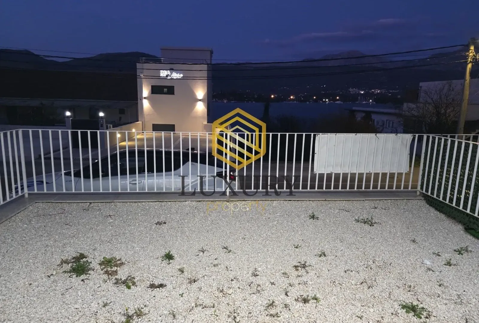 Prodaja, dvosoban stan, 90m², Luštica, Tivat