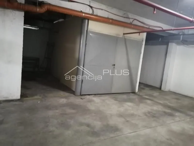 Sale, parking/garage, 12m², Bulbulder, Zvezdara Sve Podlokacije