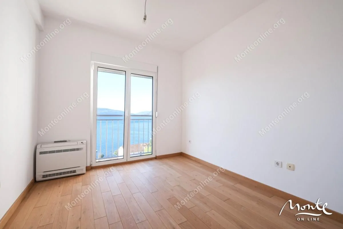Prodaja, dvosoban stan, 66m², Tivat, Crna Gora
