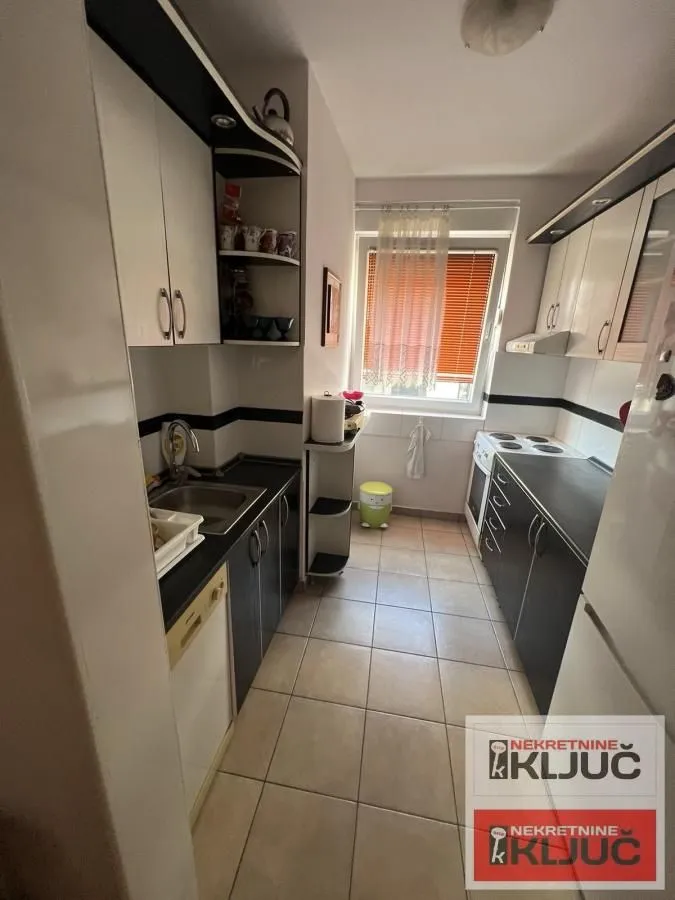 Prodaja, trosoban stan, 73m², Rotkvarija, Novi Sad Sve Podlokacije