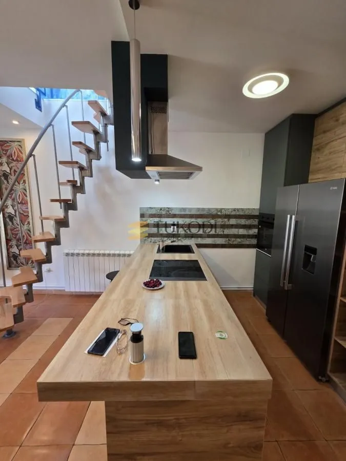 Izdavanje, stan, 105m², Voždovac Sve Podlokacije, Beograd