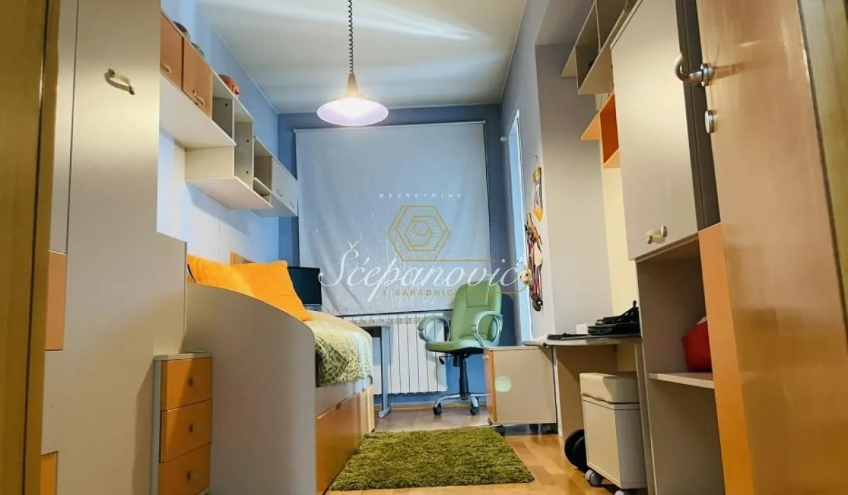 Prodaja, četvorosoban stan, 134m², Bulevar Oslobodjenja, Novi Sad Sve Podlokacije