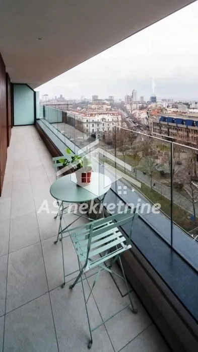 Izdavanje, trosoban stan, 100m², Vračar Sve Podlokacije, Beograd