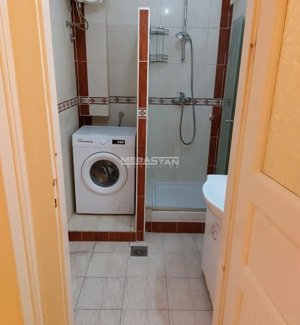 Rent, three bedroom apartment, 70m², Stari Grad, Beograd