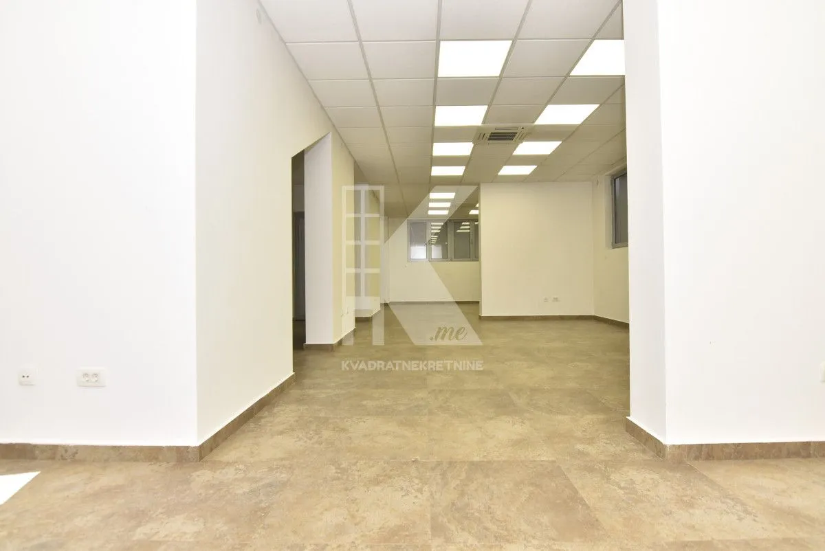 Rent, office space, 241m², Tološka šuma, Podgorica